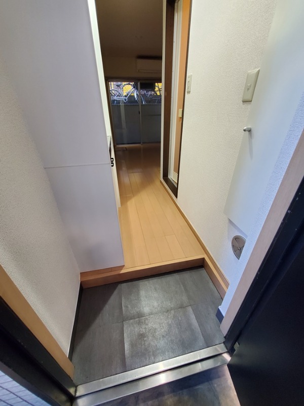 メゾンドパール1階 玄関