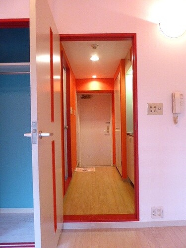 グラチアトルリ2階 洋室からの玄関　※前回募集時2020.7撮影