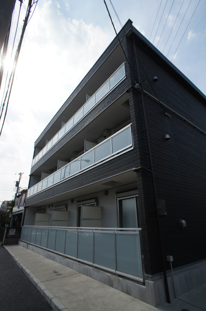 リブリ・シャルム3階 外観