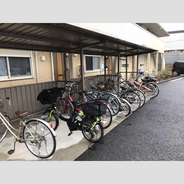 アーバンライフ萩台202号室 駐輪場