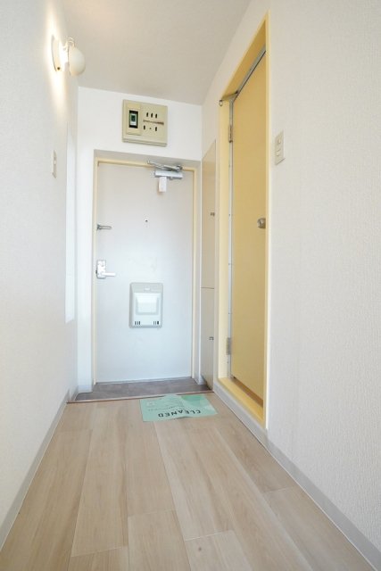 メゾン・ド・プリムヴェール 玄関