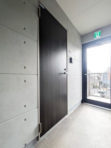 ハイスタンダード堀切 玄関