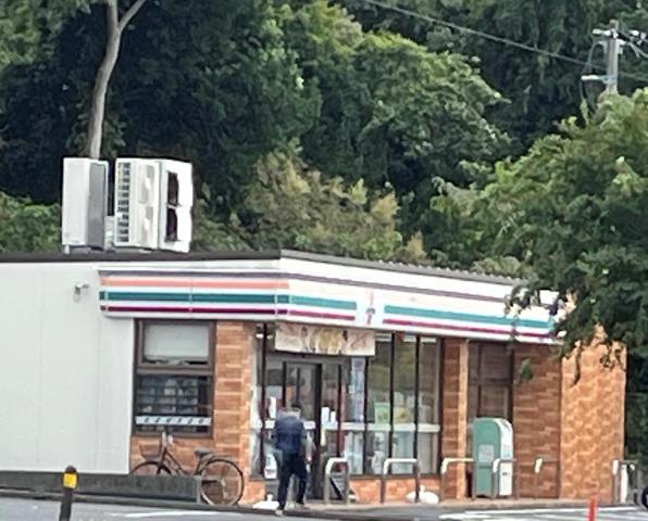 サクラーレⅡ セブンイレブン横浜下飯田駅入口店まで830ｍ