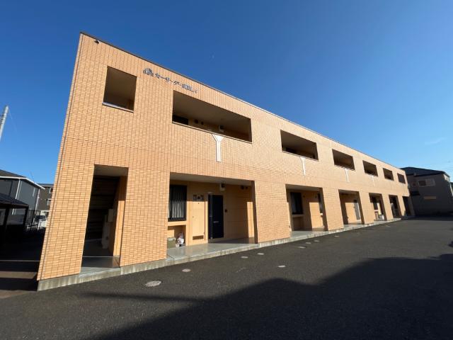 カーサ・デ・成田Ａ 外観写真（昼）