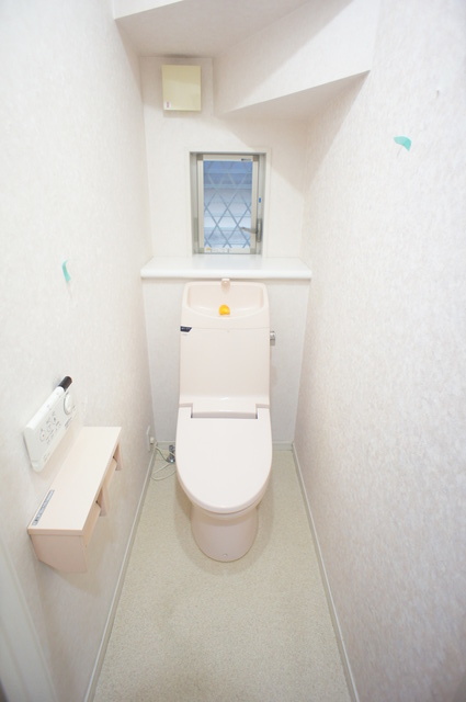 天台５丁目貸家 トイレ２カ所あり（１階）