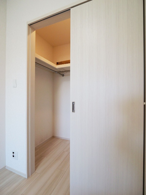 プレジオ川口ASIAN2階 収納