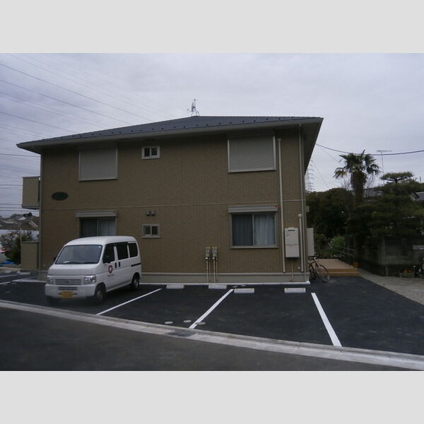 フローラ 駐車場