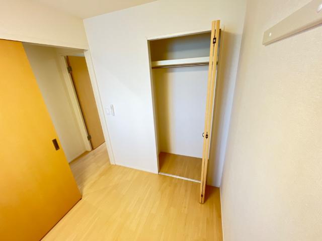 Floral Court206号室 洋室収納