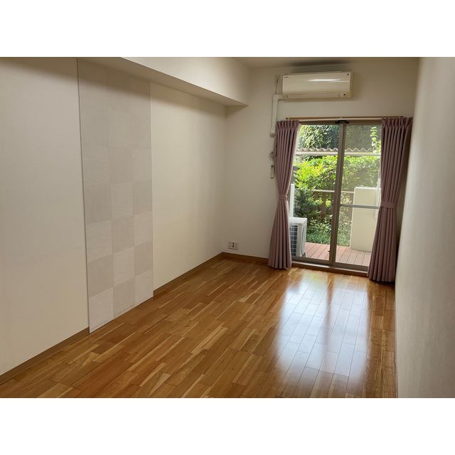 ファミリーフィールズ大宮壱番館103号室 リビング