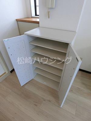 プラスＯＮＥ2階 玄関