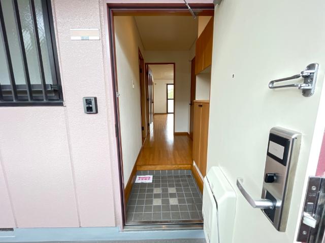 シャイニングｉｎ青葉Ⅱ101号室 玄関