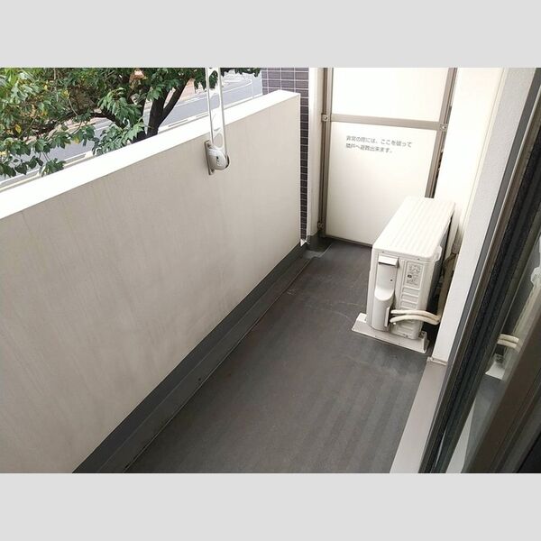 FINE FLATS S バルコニー