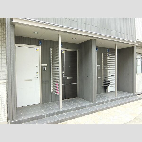 ハイネスA202号室 エントランス