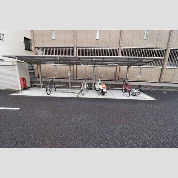 グランメール103号室 駐輪場