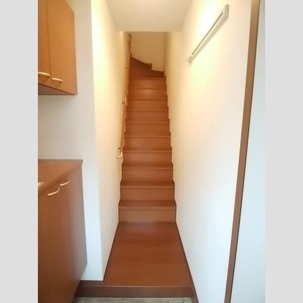 エアリーガーデン　C201号室 玄関