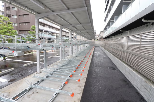 ジェノヴィア川崎鈴木町スカイガーデン0415号室 駐輪場