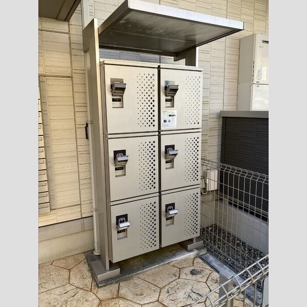 フィールドコート緑が丘102号室 宅配ボックス