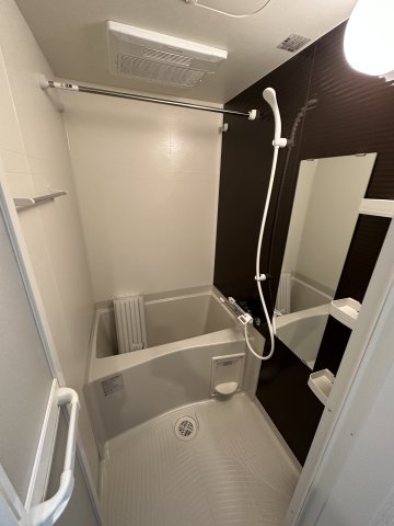 Bay Room vida105号室 ２口ＩＨヒーターで料理する方も満足♪キッチン収納スペースも豊富です★