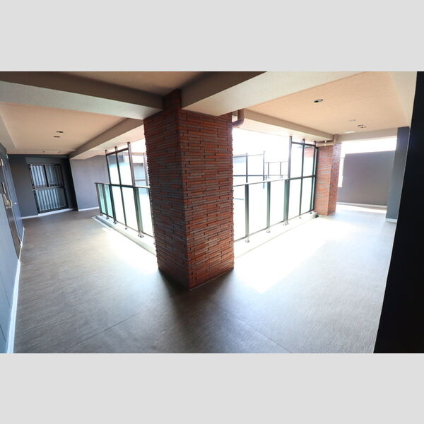 GRAND SOLEIL414号室 共用廊下