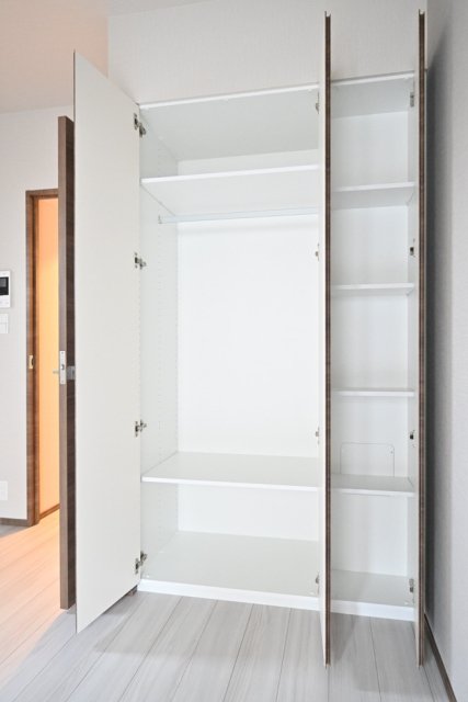 ＧＲＡＮＳＩＴＥ　ＮＡＫＡＭＥＧＵＲＯ8階 クローゼット・収納