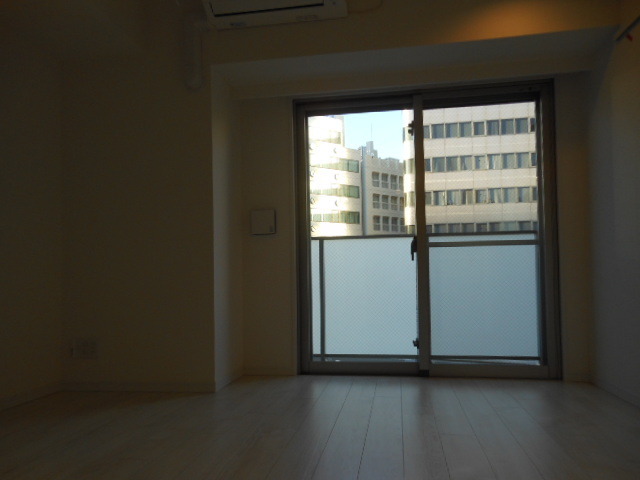 ガーラ・シティ渋谷南平台7階 落ち着いた色調の寝室です