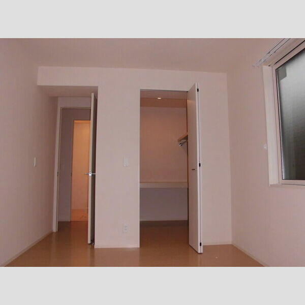 PARK　HILLS　MIYAKO　E105号室 洋室