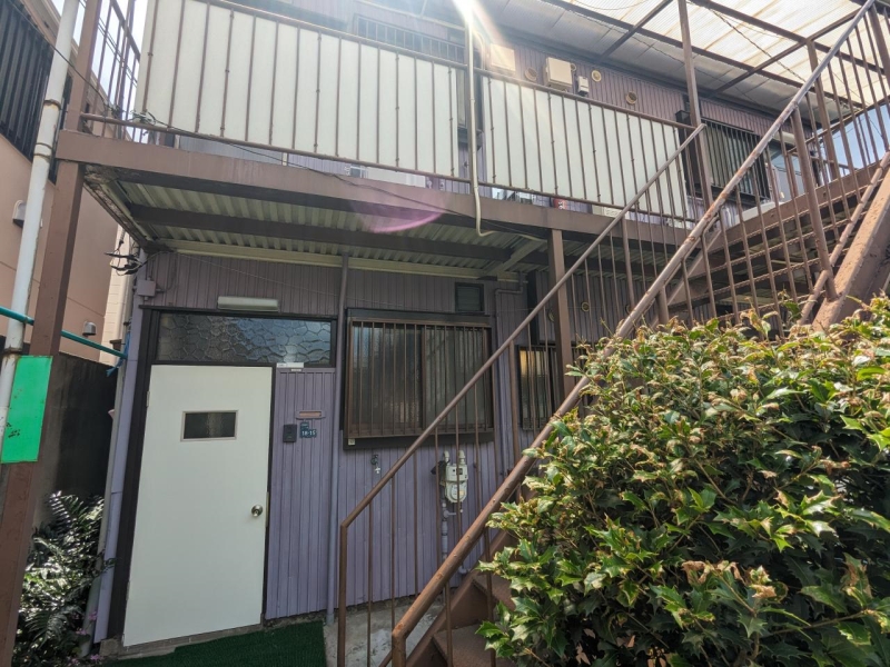 森荘2階 エントランス