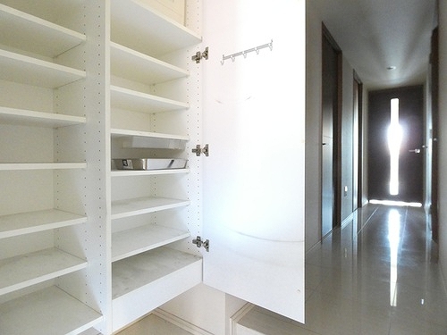 ライオンズ横濱マークレジデンス10階 玄関収納