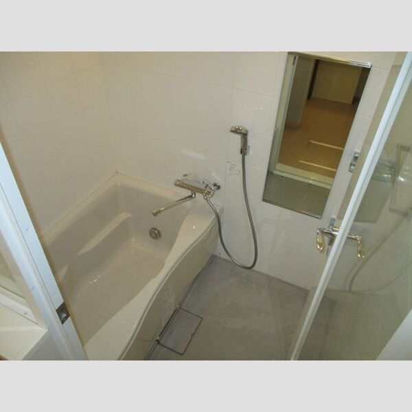 ベネツォーネ　E 浴室