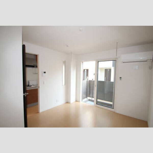 クレールⅦ102号室 洋室にはエアコンが付いています♪