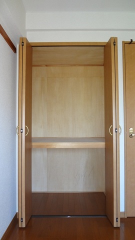 ロイヤルコート北野0301号室 収納