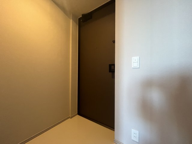 プライムメゾン千葉新町0909号室 玄関