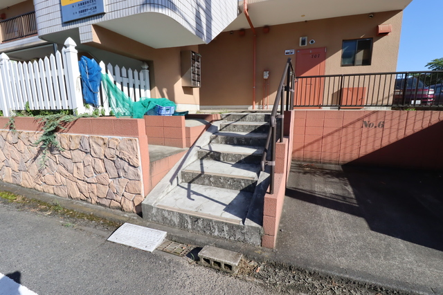 ハイツ　片倉 エントランス！