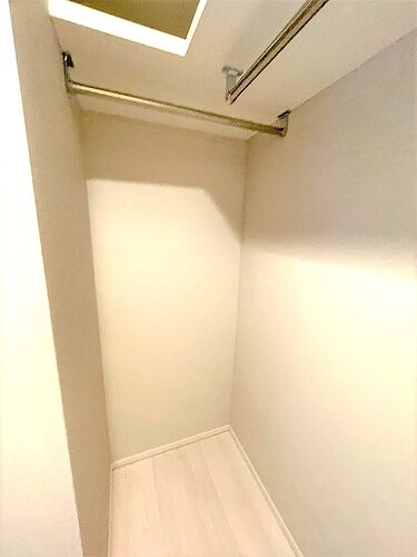 王子飛鳥山ザ・ファーストタワー＆レジデンス　タワー棟17階 ウォークインクロゼット　※内装後2022年8月撮影の写真