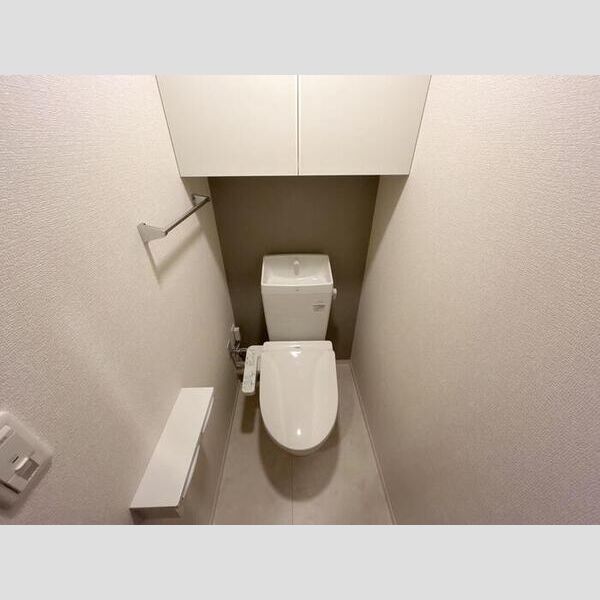 グラナーデ東日暮里202号室 トイレ