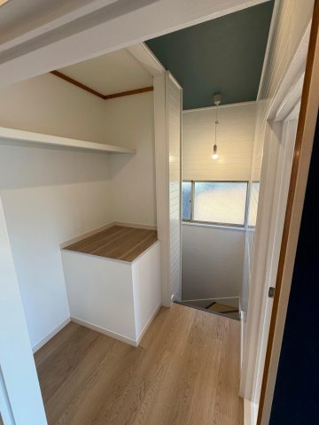 サーファーズハウス　八王子 ２Fの廊下にも収納スペースございます
