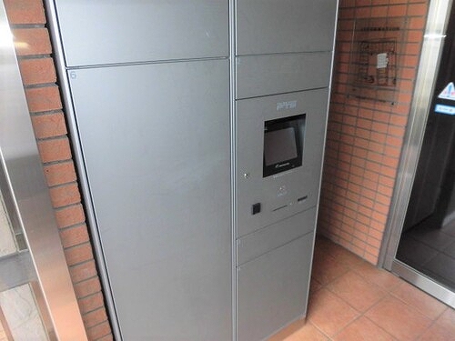 ファミール明大前3階 宅配ボックス　※前回募集時2022年9月撮影
