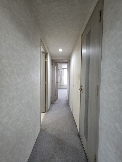 井草パークハウス403号室 廊下　2025年10月撮影
