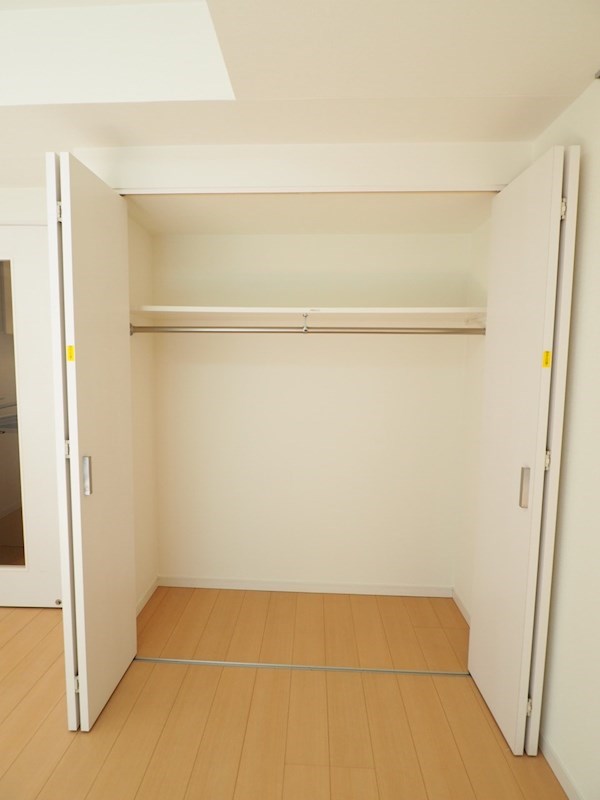 レジディア四谷三丁目2階 収納
