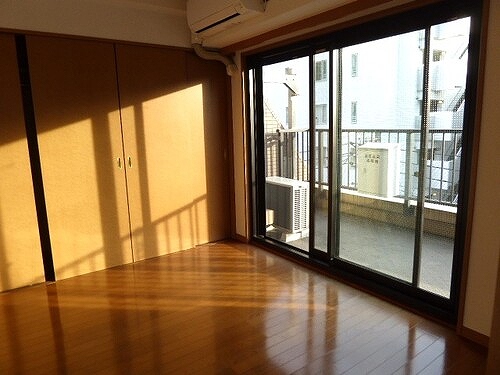 フェニックス麻布狸穴公園5階 洋室　約5.2畳　※前回募集時2023年1月の写真