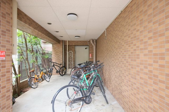 プレール渋谷松濤3階 駐輪場