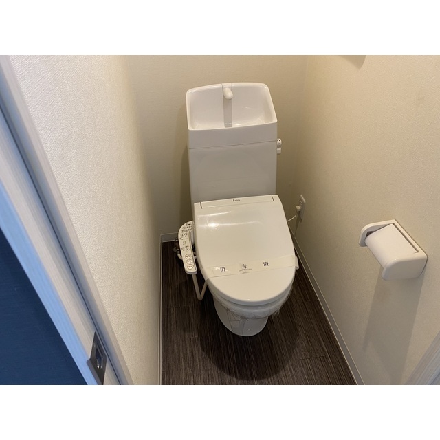 スリーパインズ 内観