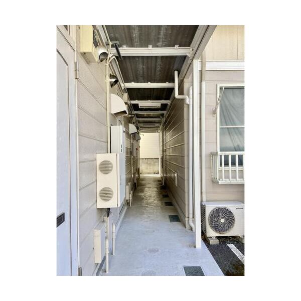 ピアスズキ105号室 エントランス