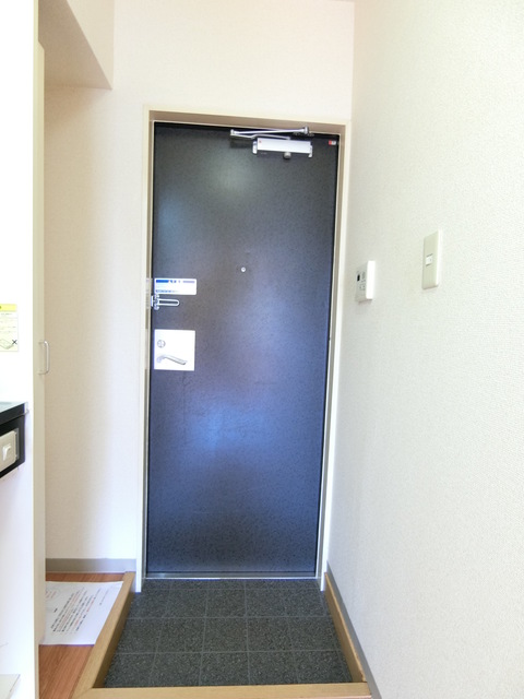 ＣＤＥ（ツェーデーエー）0105号室 玄関