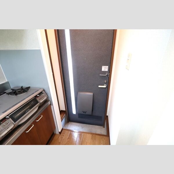 レオン　B101号室 玄関