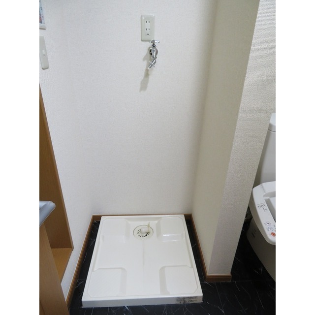 ウィンズ上永谷Ｃ棟0203号室 洗濯機置場