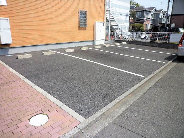 アビタシオン 駐車場