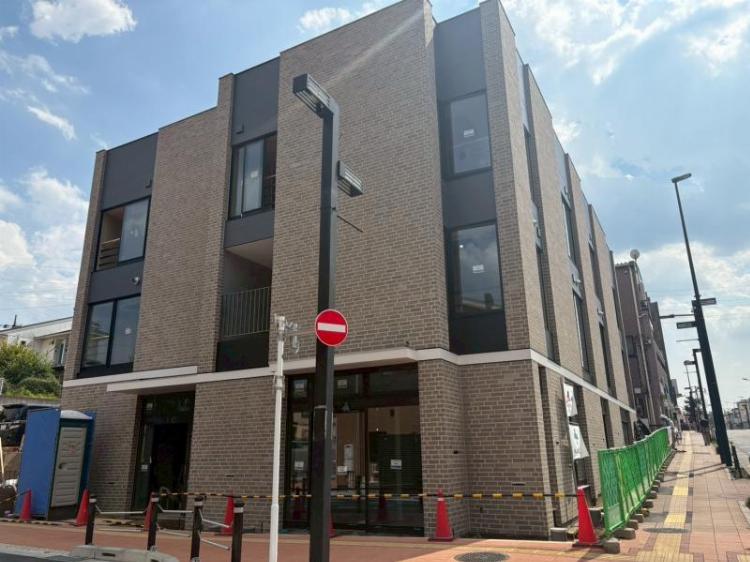 三鷹台ストリート3階 エントランス