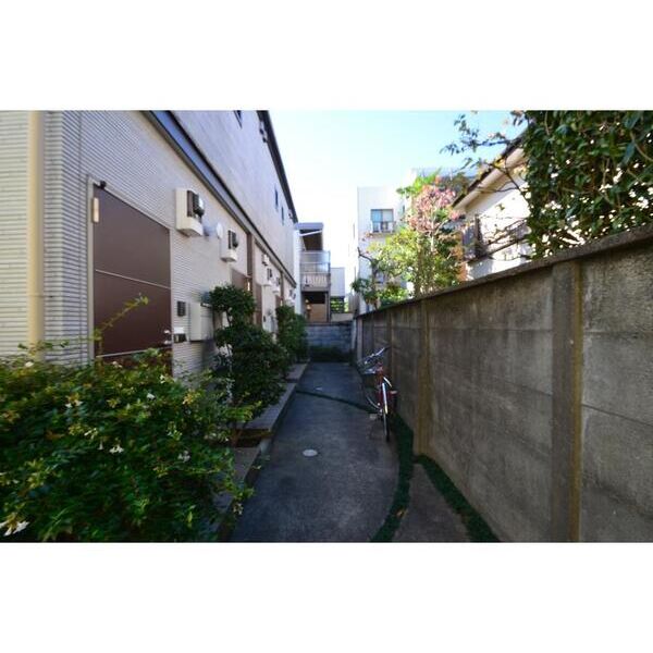 Y’scourt101号室 エントランス