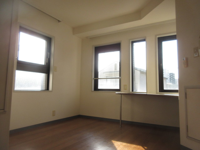 ラ・クレッツ門前仲町0301号室 リビング